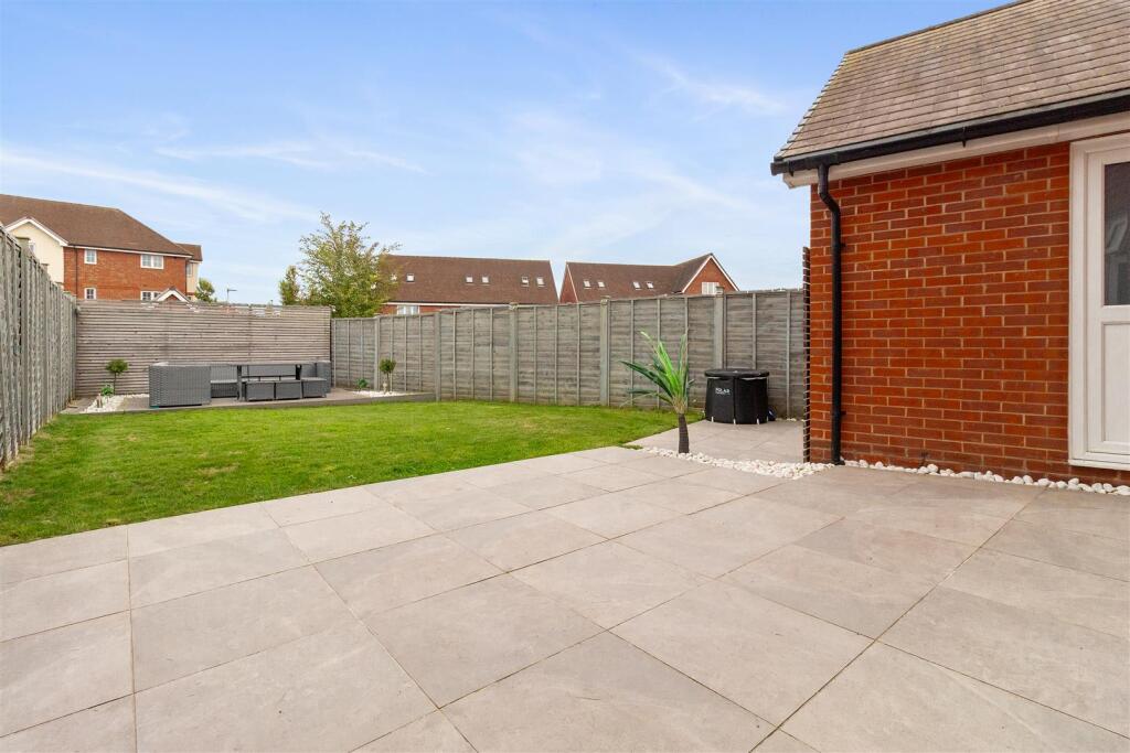 8 Bellflower close-016.jpg