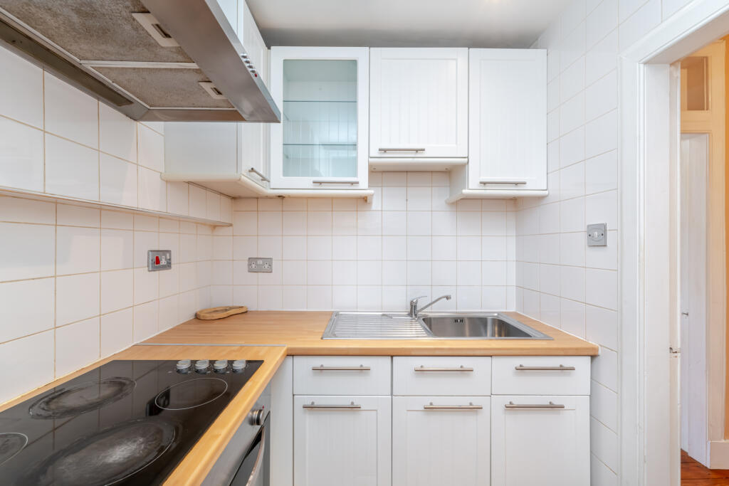 Flat3-2,2KennowayDr-13