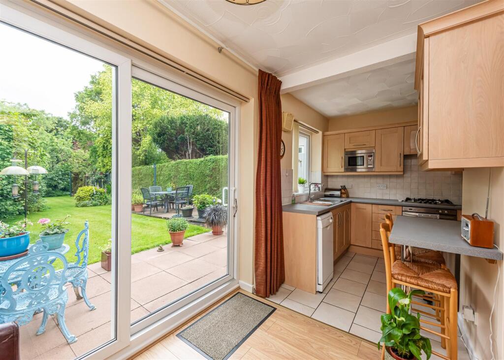 91 Common Road-kitchen1.jpg