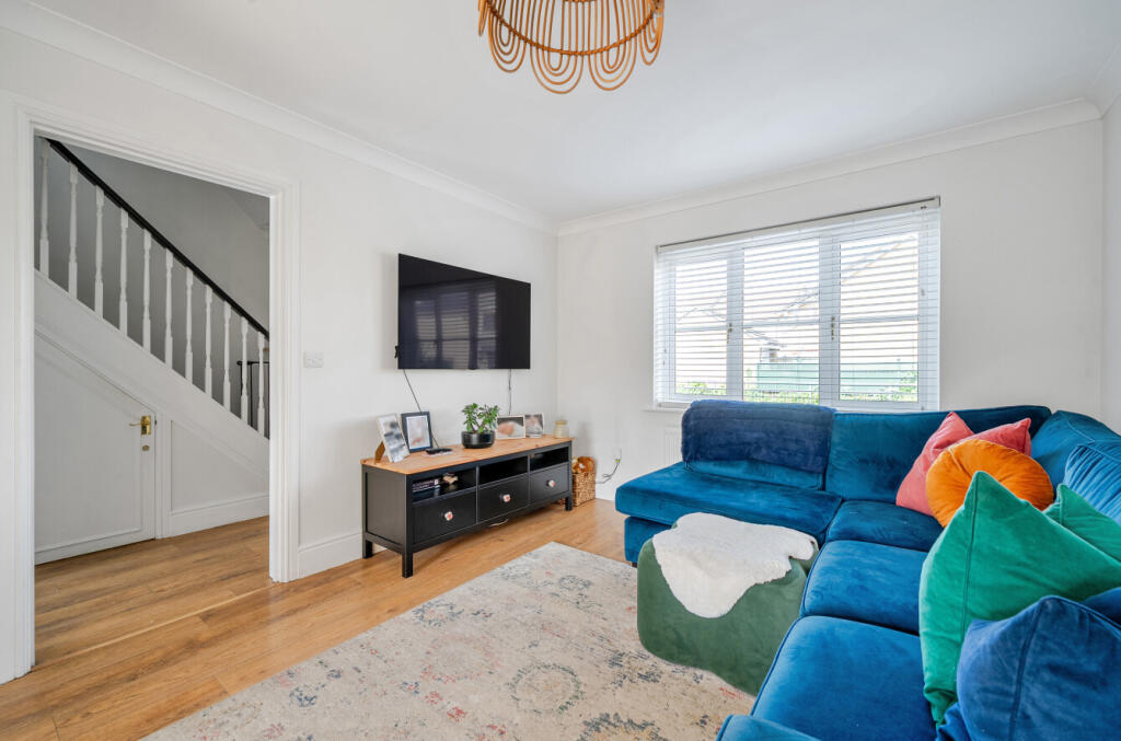 1348371-21-68b704...