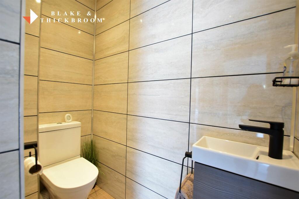 GROUND FLOOR CLOAKROOM