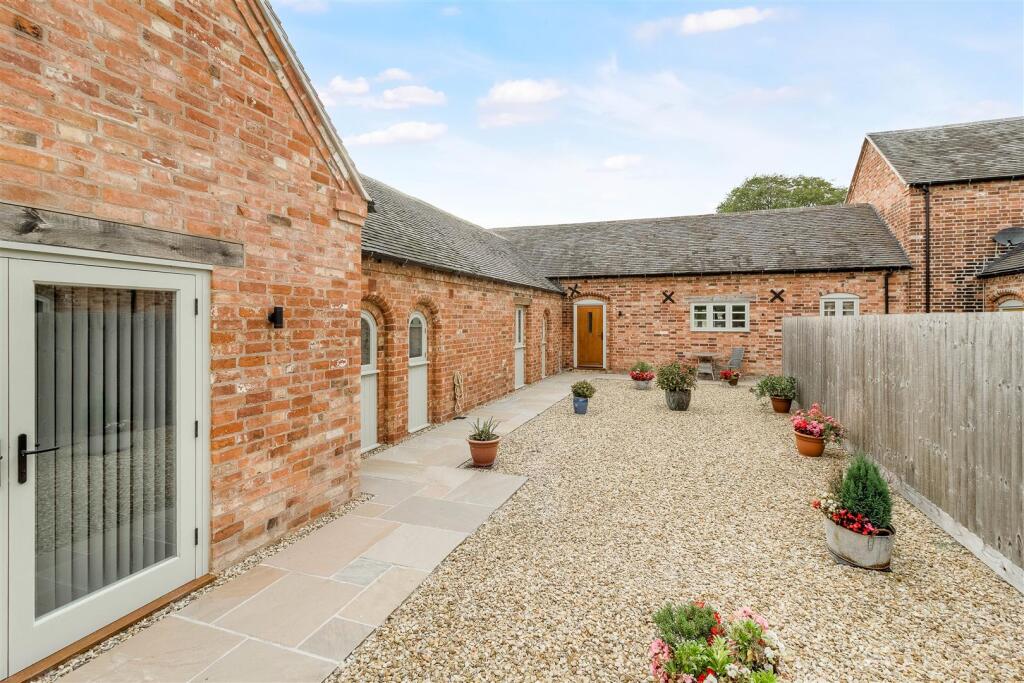 Skylark Barn 029.jpg