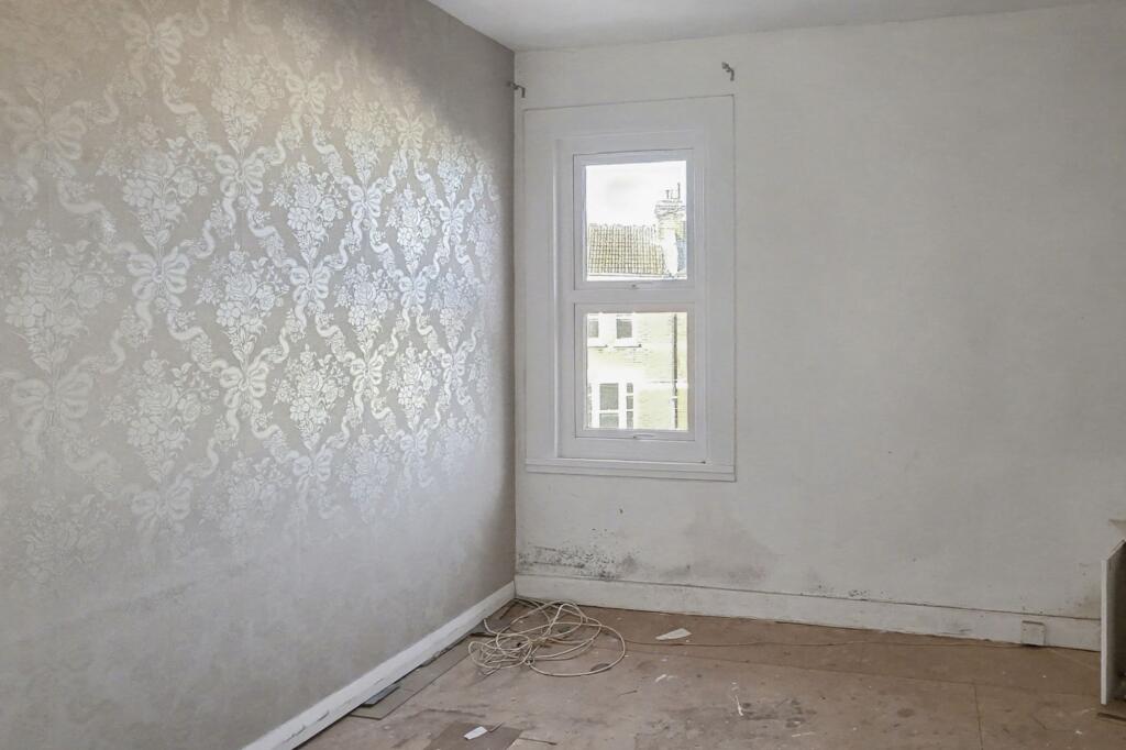 Flat 3, 59 Strathblaine Road, Battersea, London, SW11 1RG