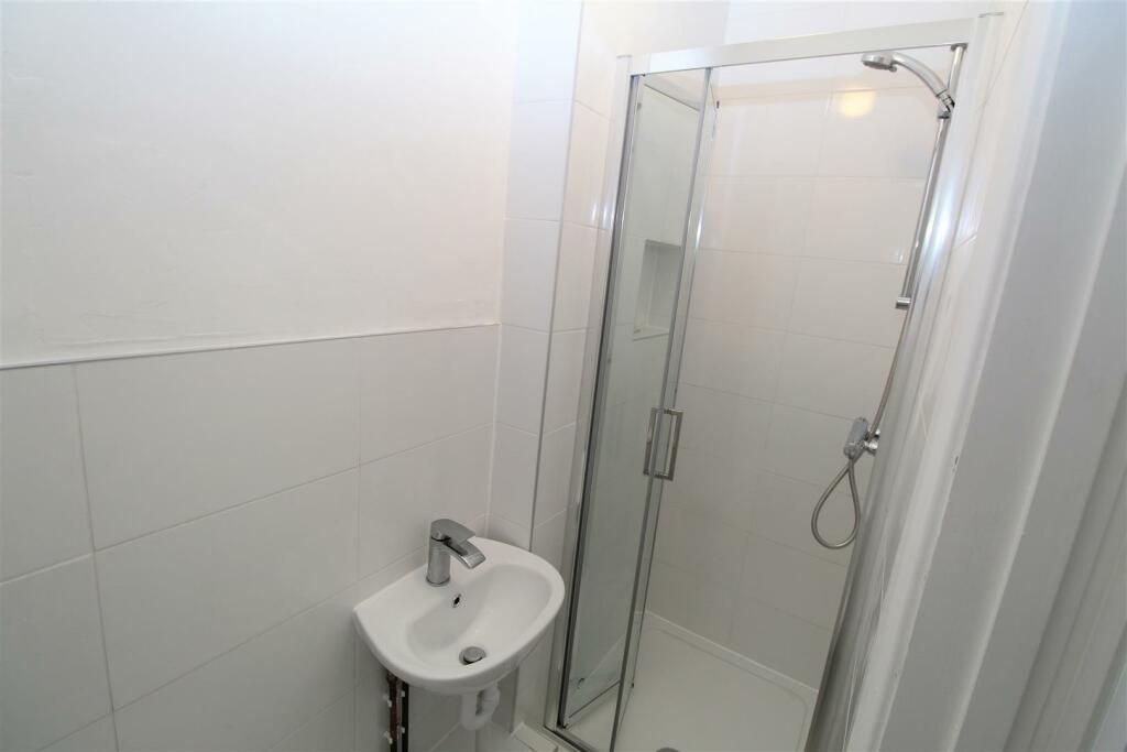 Shower Room.JPG