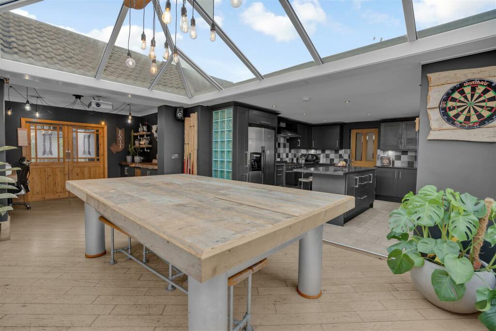 ORANGERY/CONSERVATORY