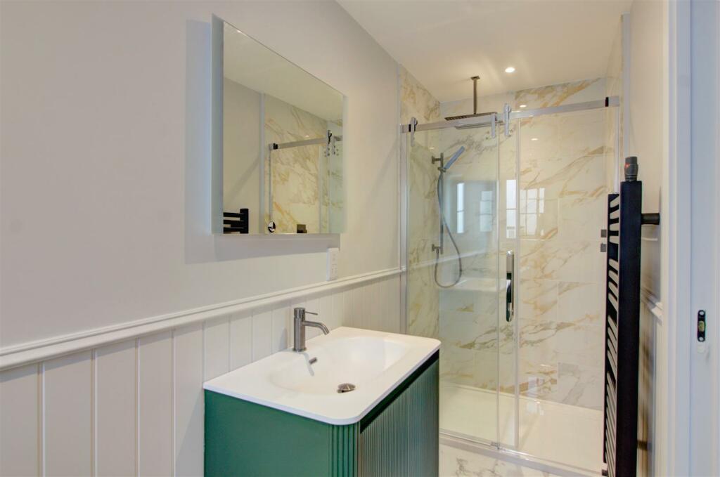 En-suite shower room