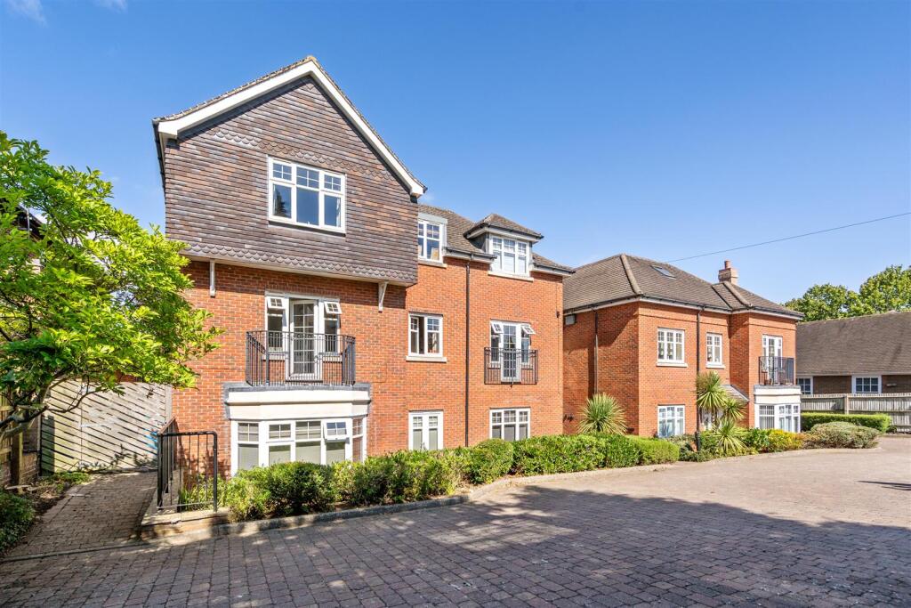 Apartment 4 Katherine Place_2.jpg