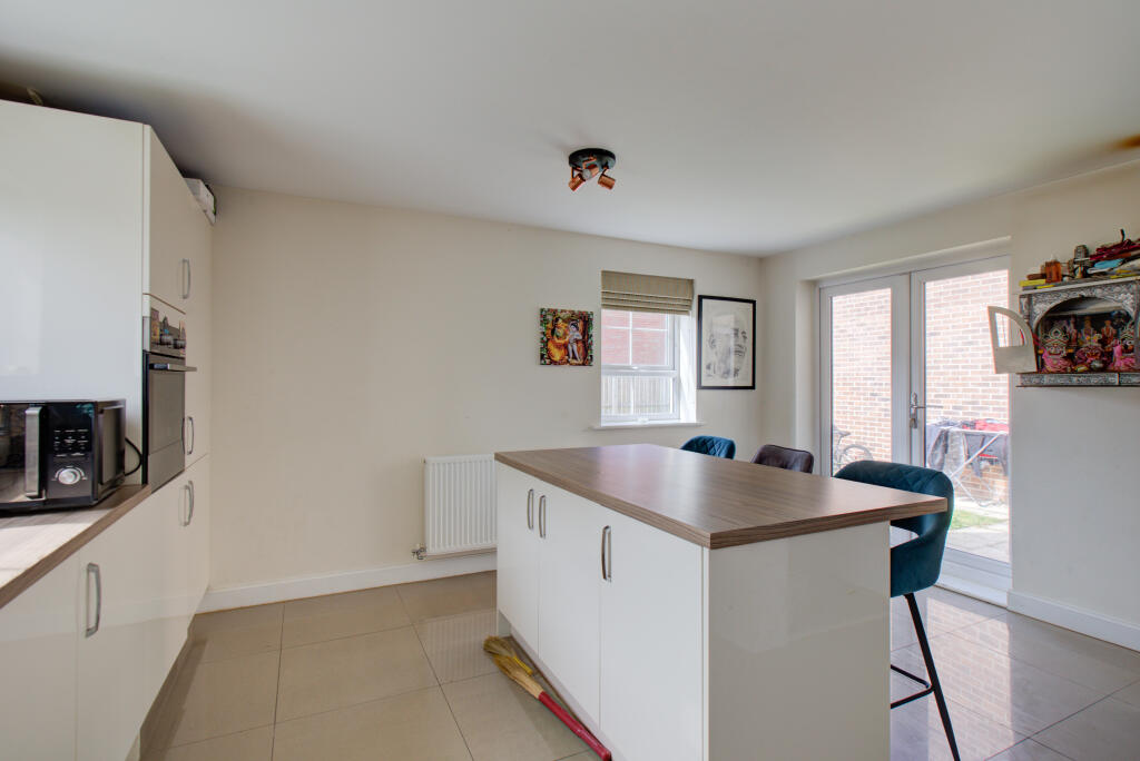 36 SCOTSMAN AVENUE-3