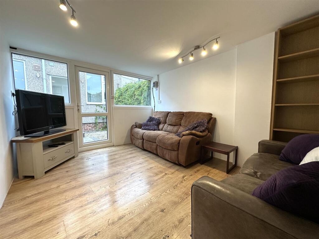3 Boverton Rd_10
