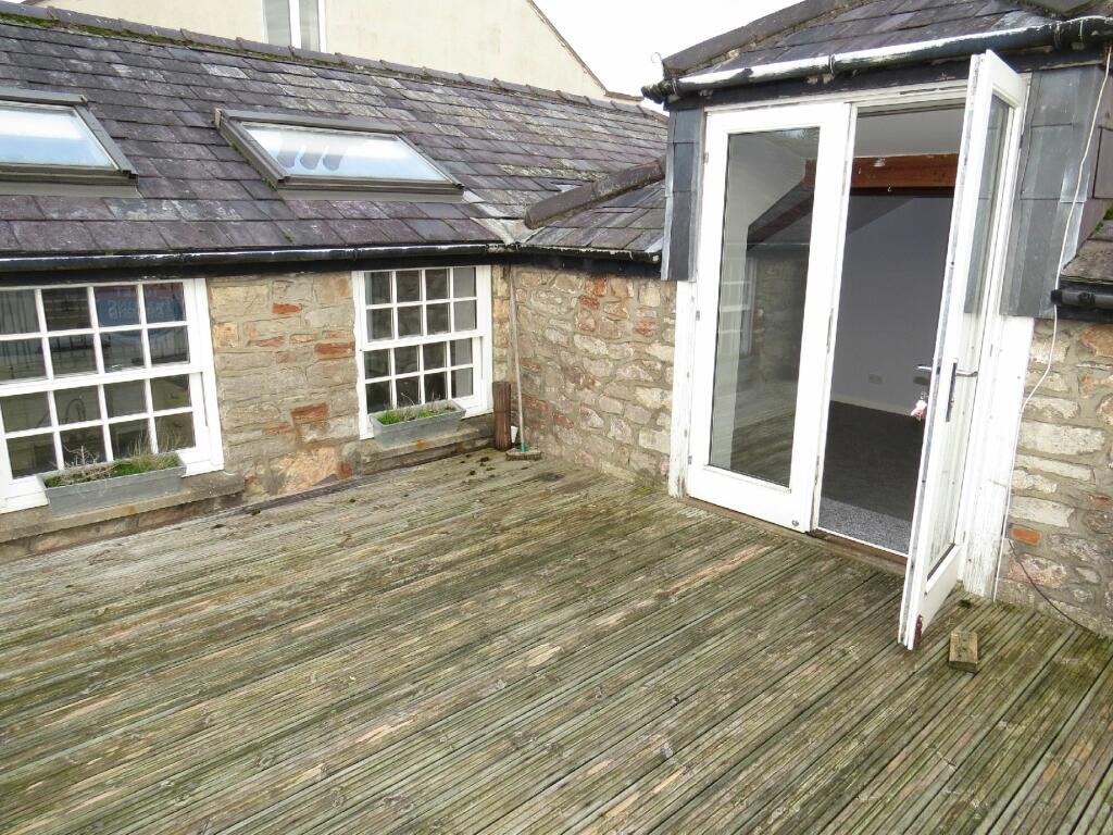Outside Pic 2