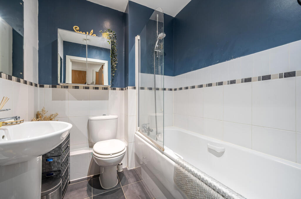 1349900-3-68c44ad...