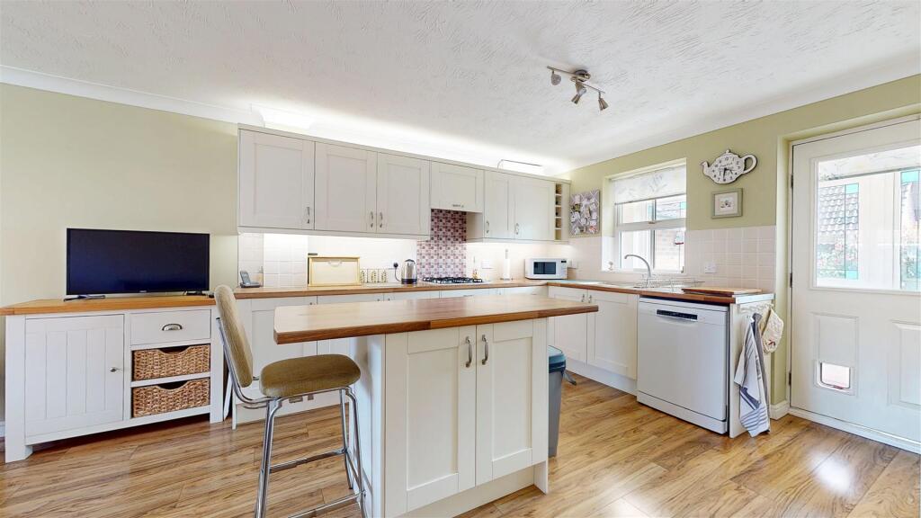OPEN PLAN KITCHEN DINING ROOM