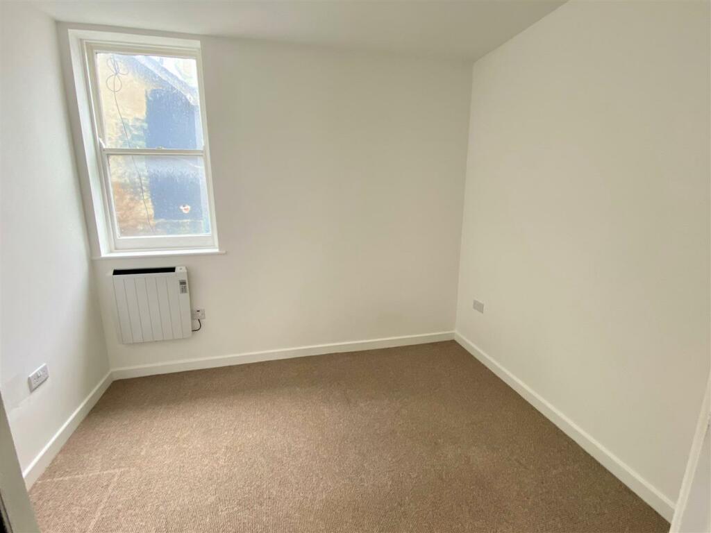 Flat 1, 3 Gover Lane Bedroom 2