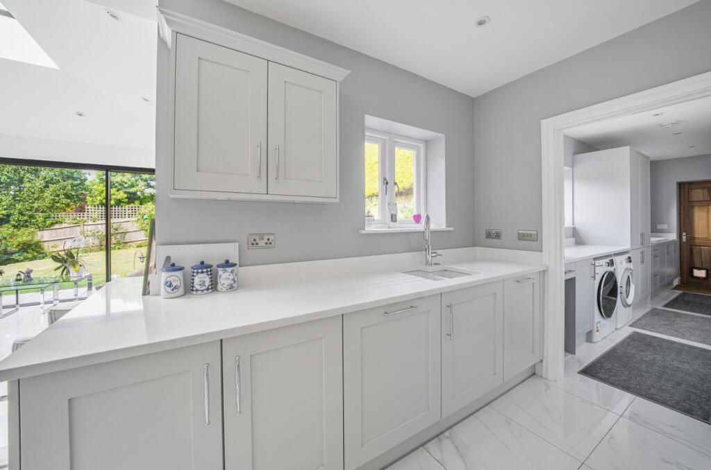 13-6821ebb7b96e0-...