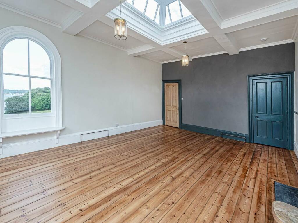 LLANFAIR-HALL-3RD-FLOOR-LOUNGE-04.jpg