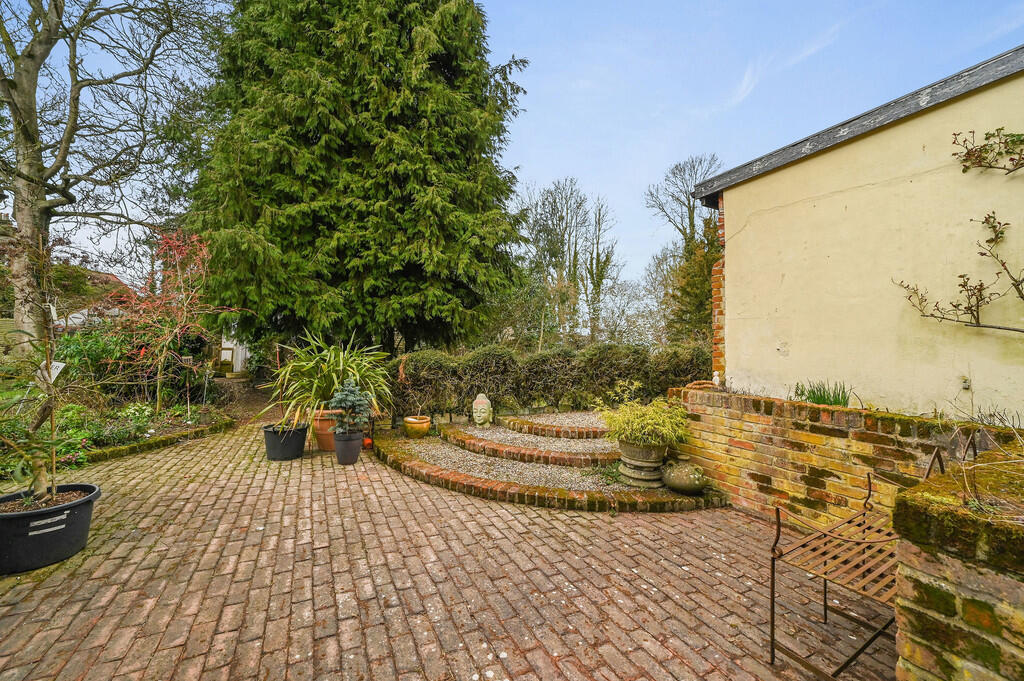 PT-TV-HawksmillHo...