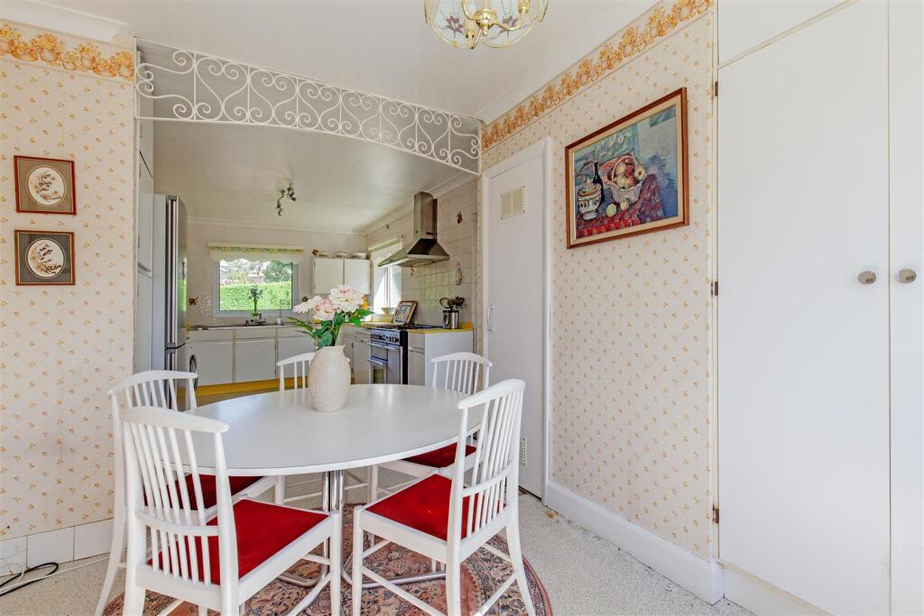 Dining Area-2.jpg
