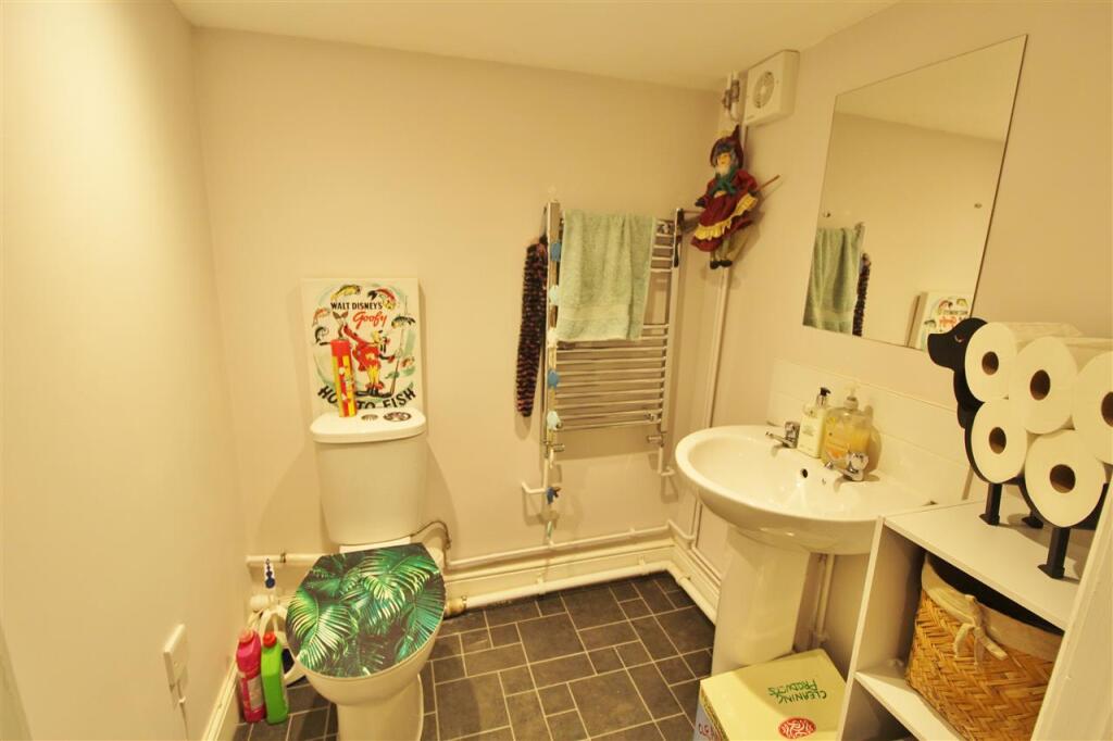 CLOAKROOM