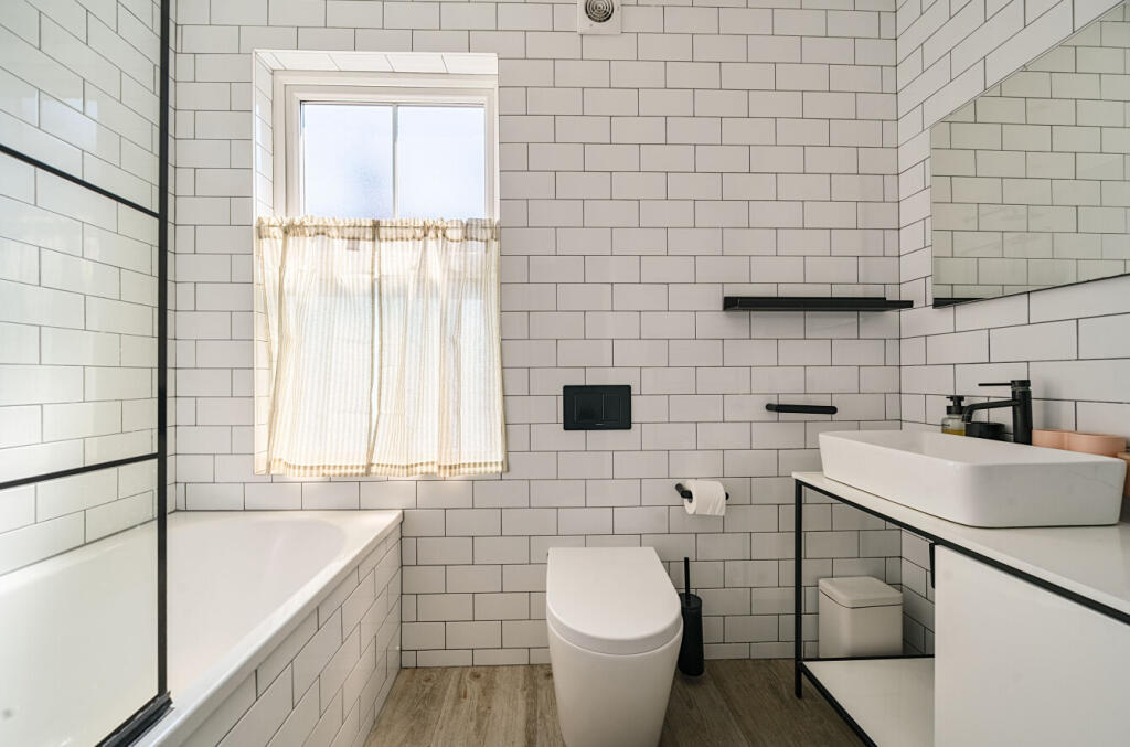 1294609-27-682738...