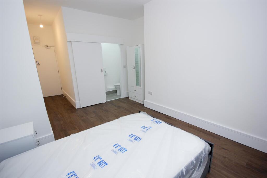 Room 1.jpg