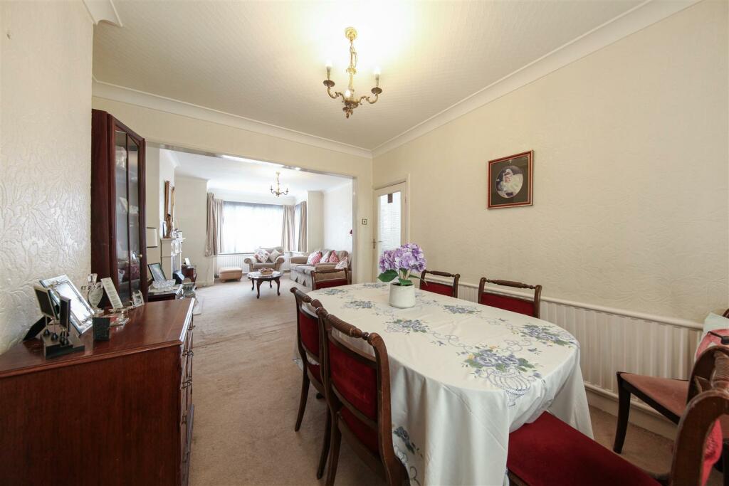 74 Elms Lane - wG8ixsb6JpOLuzAPztig.jpg