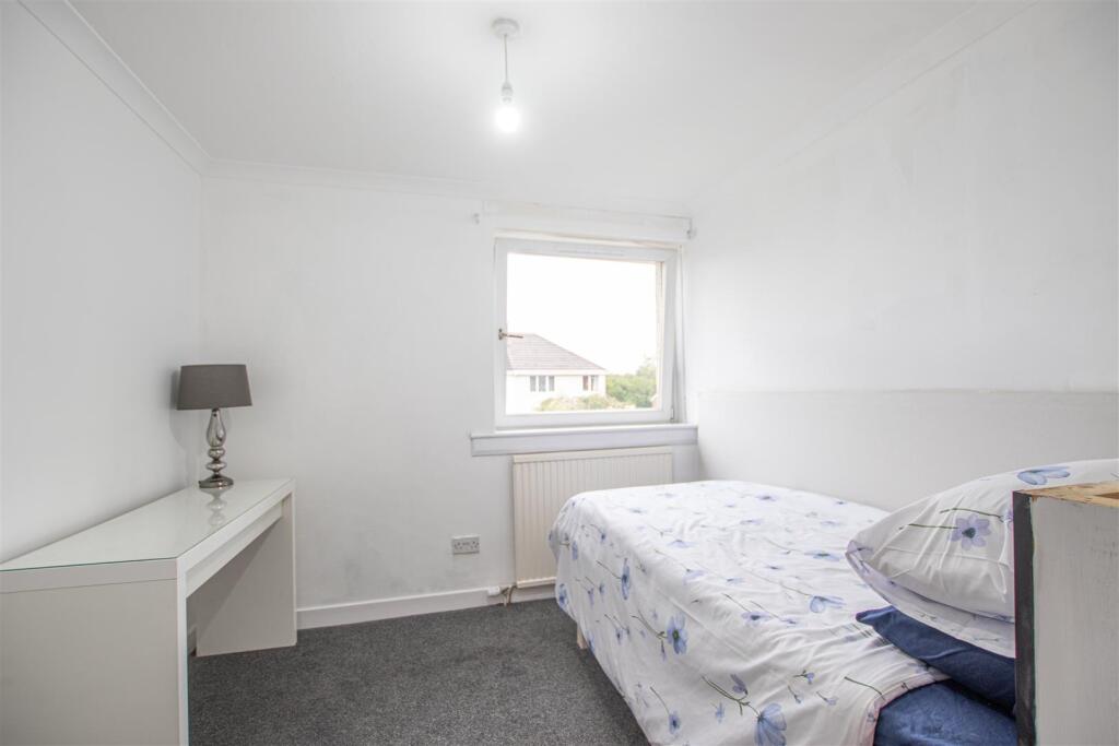 bedroom.three.jpg