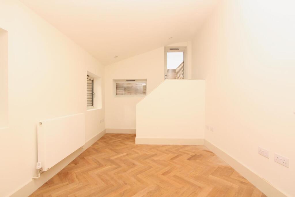 Stoke Newington Church Street, N16