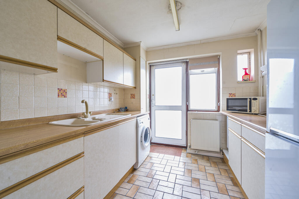 40 Bear Road, Hanworth Village, Feltham, TW13 6RA