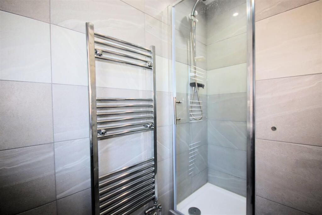 View of En-suite Shower