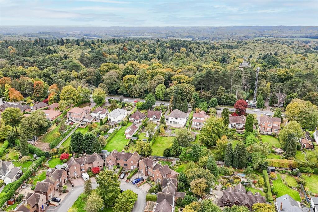 DJI_20251015121923_0700_D-DJI_20251015121923_0704_