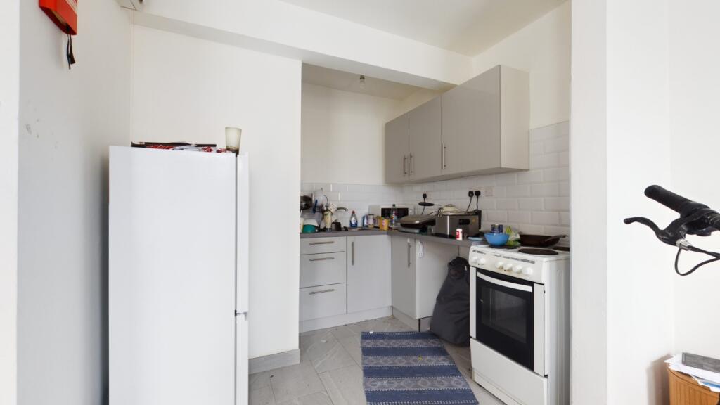 CAM01740G0-PR0328-PAN001