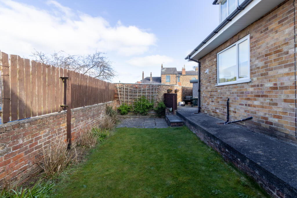 17 Paddock Close (3 of 19)