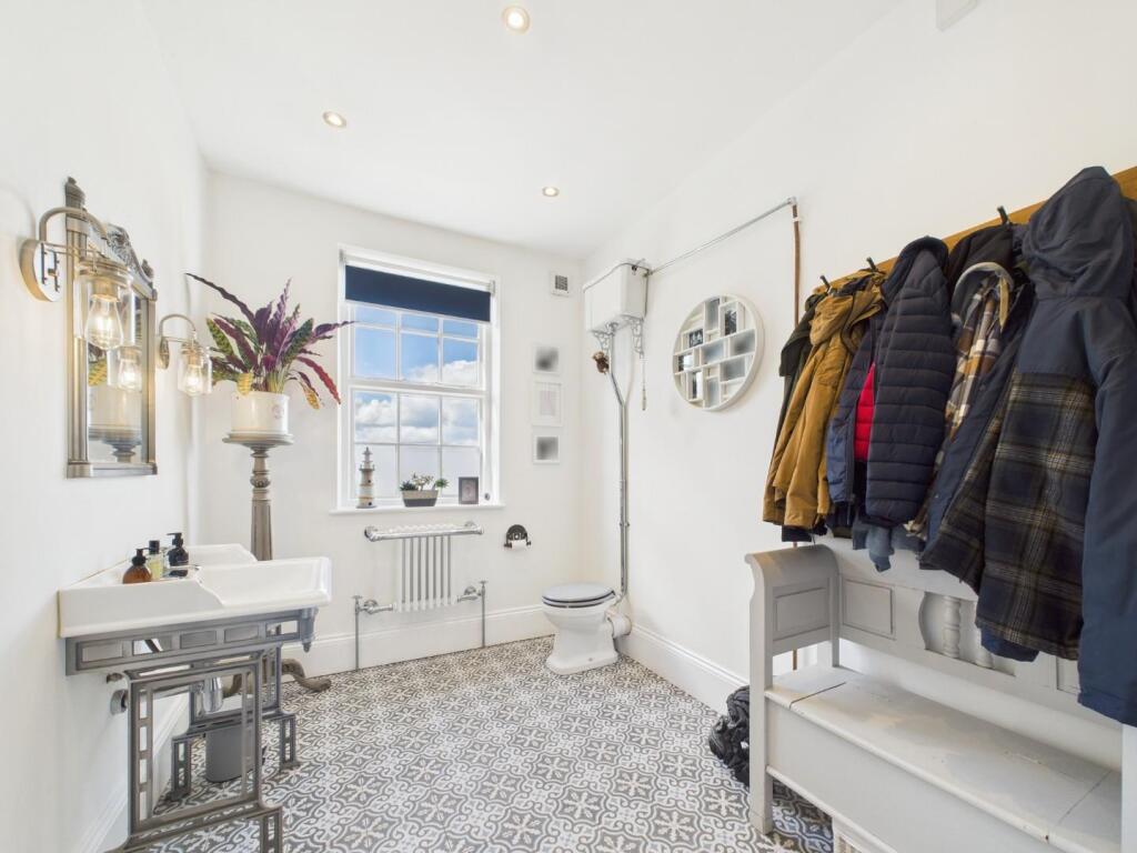 Guest Cloakroom