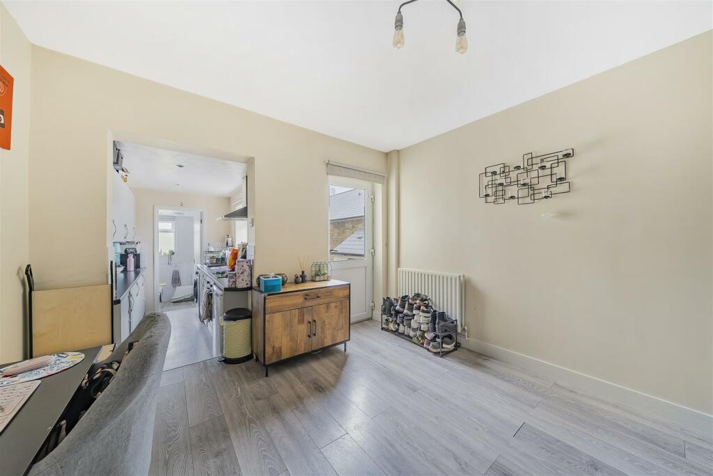 Dining Room.jpg