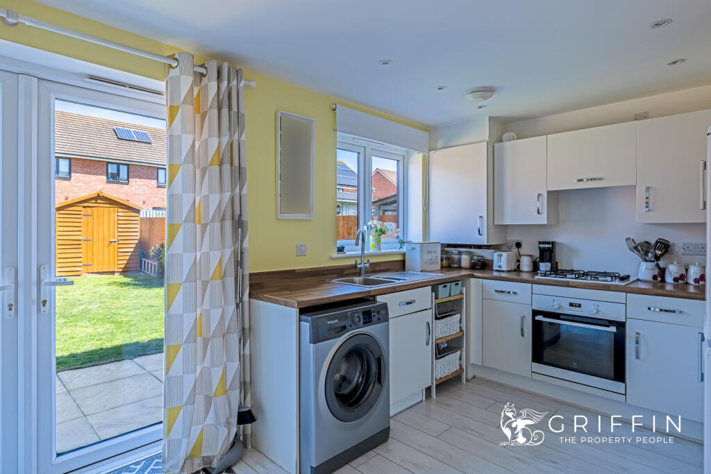 Kitchen &amp; Dining