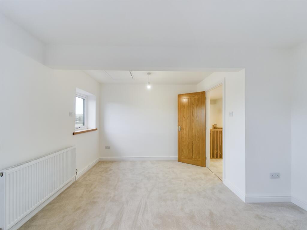 CAM02023G0-PR0113-STILL041