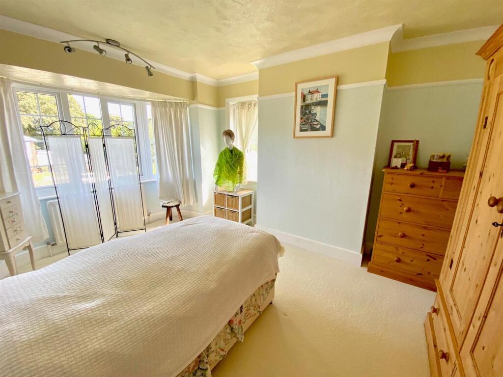 Corton Road (11).jpg