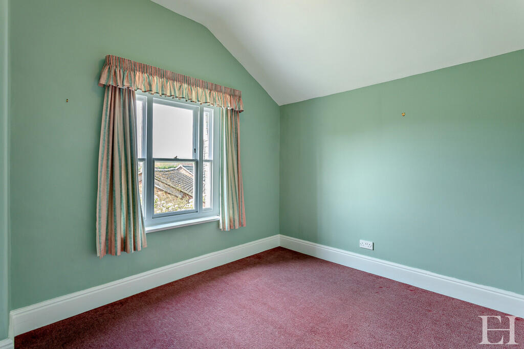 8642632-interiorW...