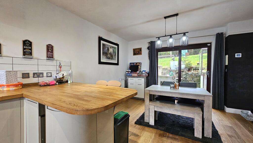 Kitchen / dining room