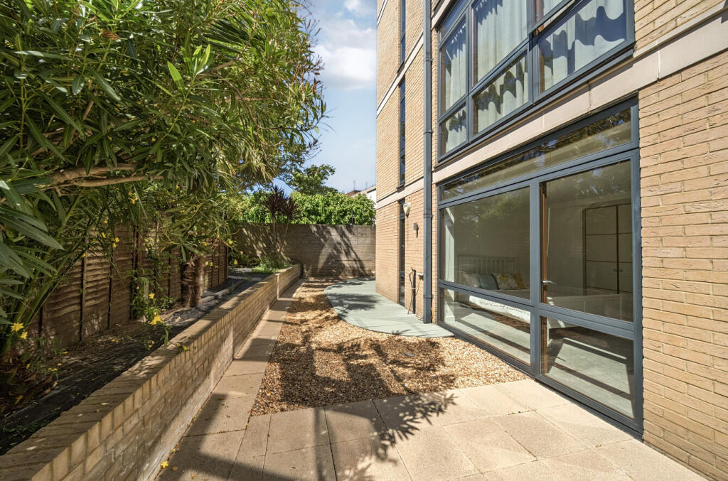 18-681dffc5881c6-...