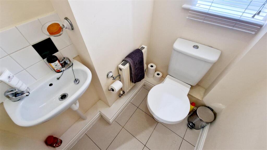 Cloakroom / WC