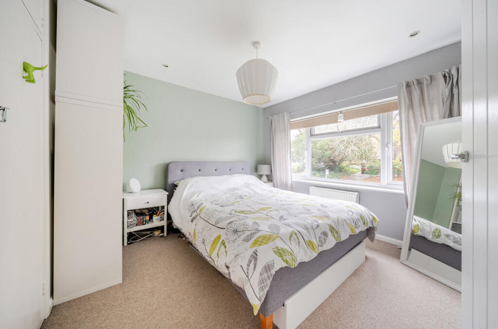 1372977-11-6901f5...