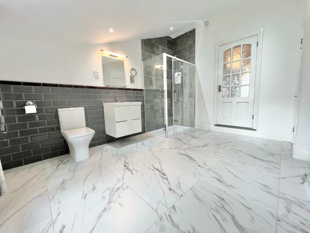 En-Suite 1st Floor
