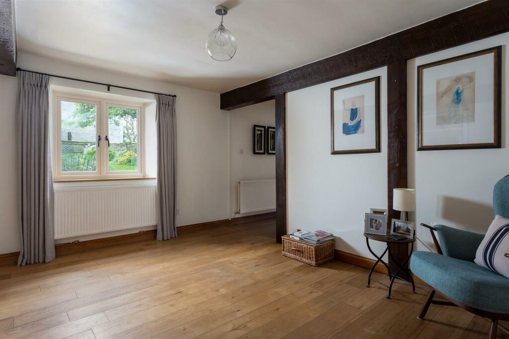 16 - The Granary - GL7 6PA - Web.jpg