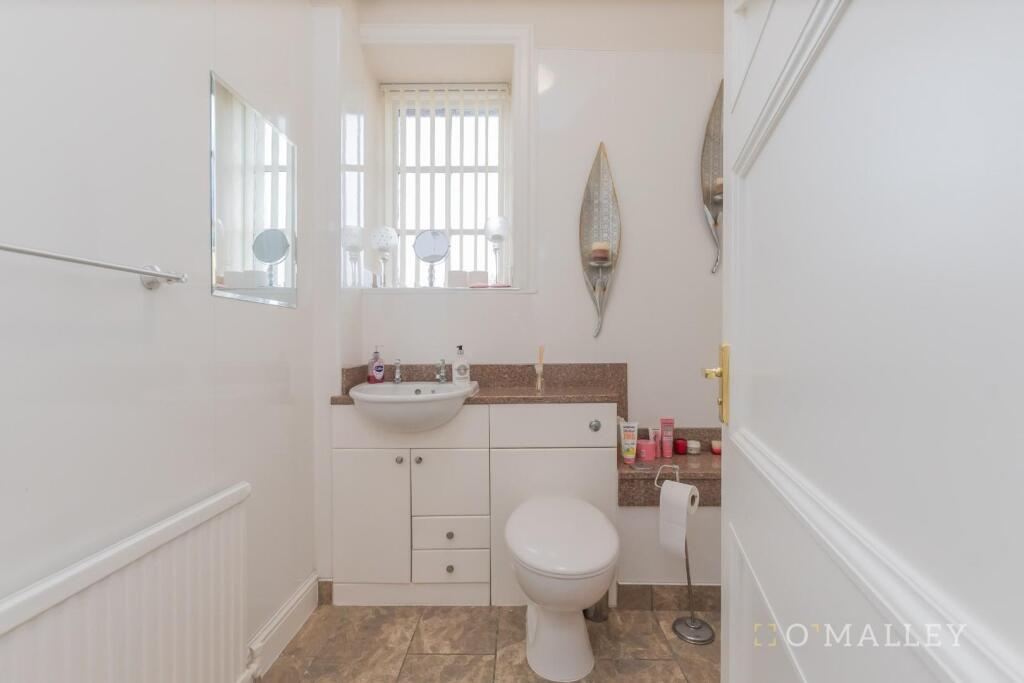 63. Bathroom 1 1.jpg