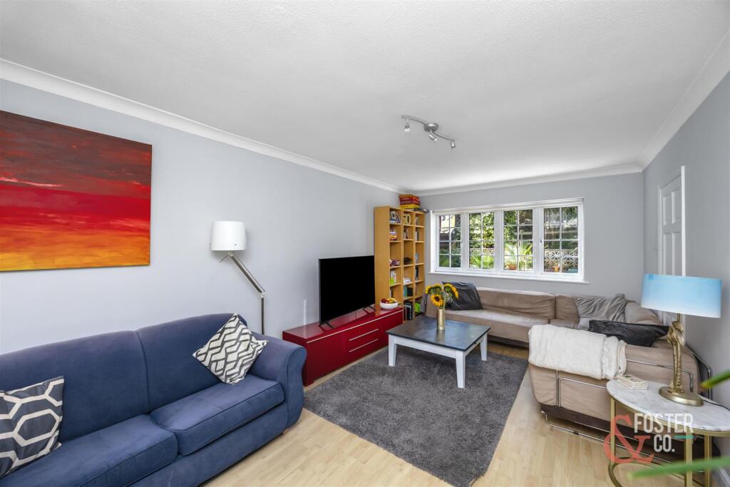 Hillside Way 21-008.jpg