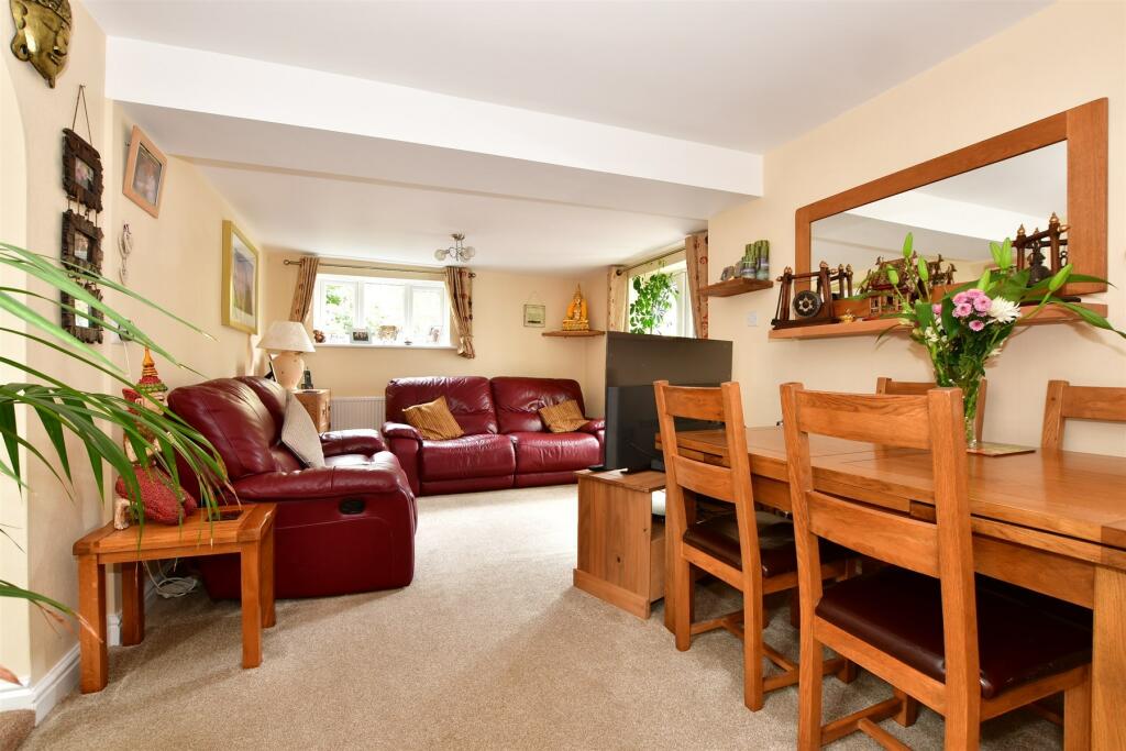 Owners Lounge/ Dining Room