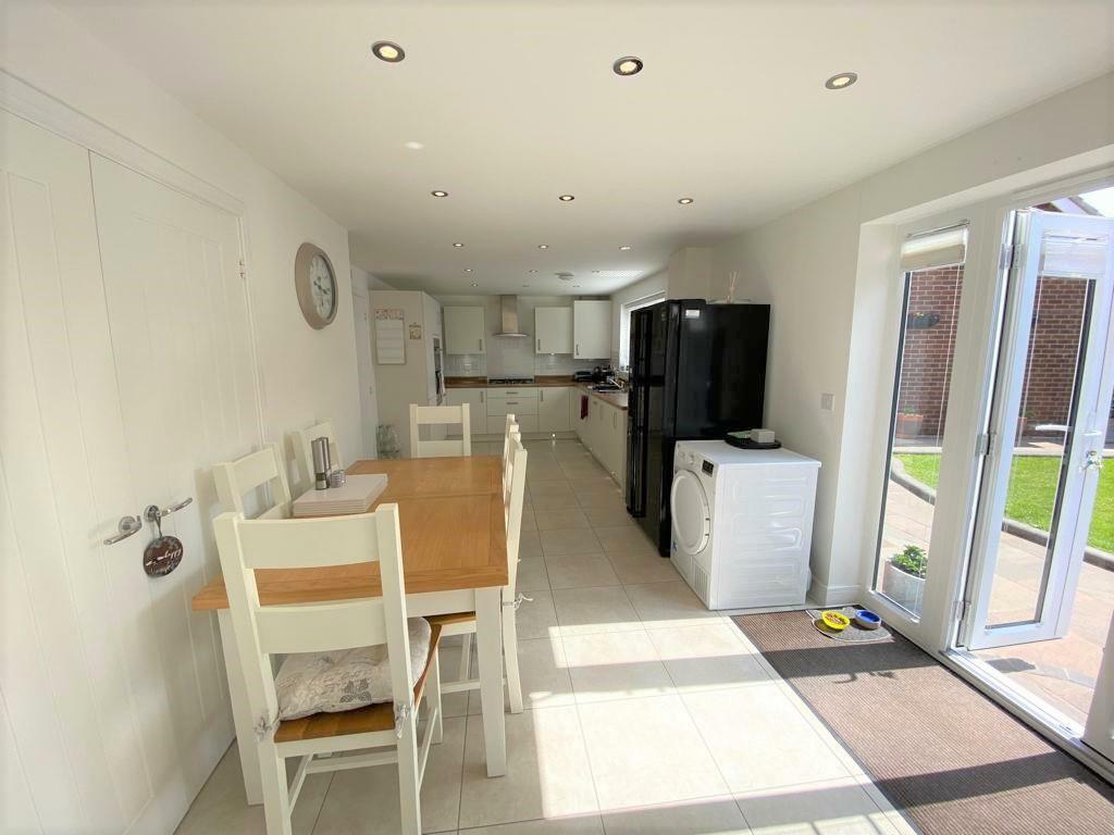 Dining area.jpg