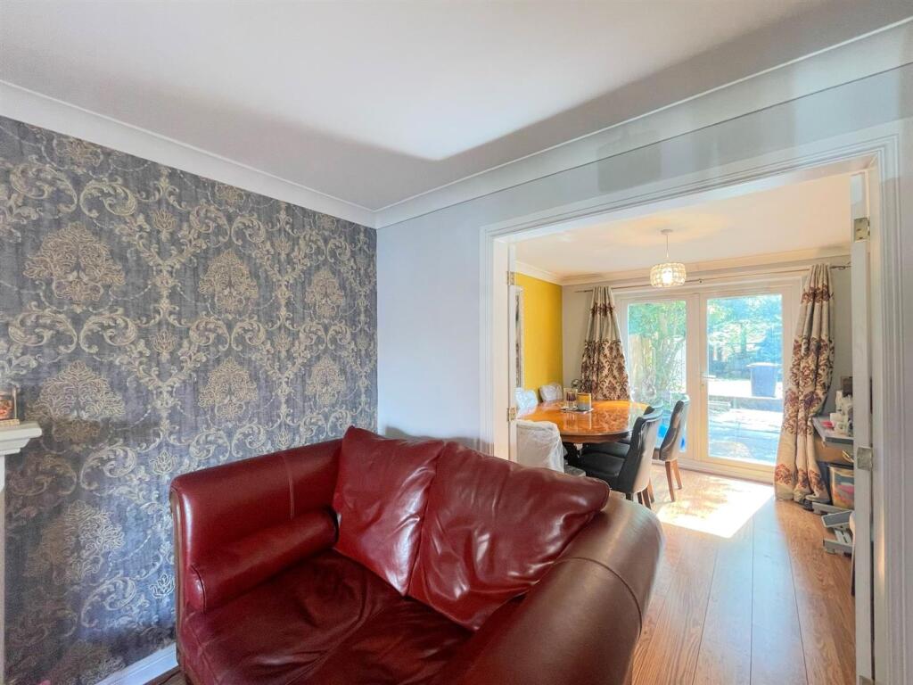 Lounge / Dining Room