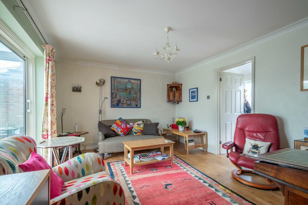 2 Adastral Close-...